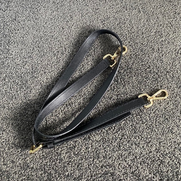 Michael Kors Sutton Handbag - Picture 4 of 6